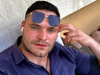 Andrew Noble