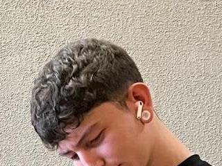 aronn tay