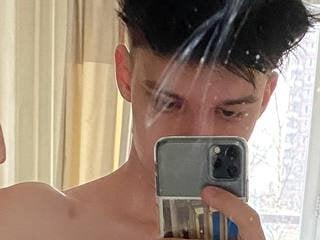 Liam sexy1